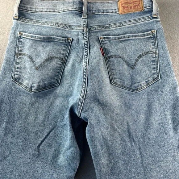 Womens Light Wash Levis Jeans 314 Shaping Straight Size 28 By 30 Preowned - Picture 8 of 9